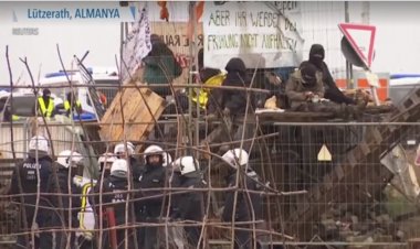 Çevrecilerin İşgal Ettiği Lützerath Köyü Boşaltılıyor