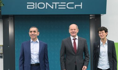Scholz BioNTech’in Yeni Tesisini Ziyaret Etti