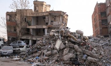 CANLI BLOG: Türkiye'de Seçim Tarihi Tartışması; Almanya'dan Depremzedelere Hızlı Vize