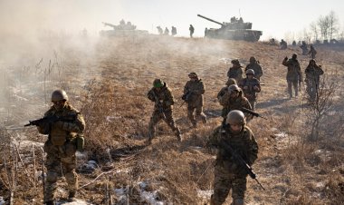 Ukrayna Savaşının Birinci Yılında NATO'nun Durumu General Trinquand: "Avrupa'nın Savunma Gücü NATO'dur"