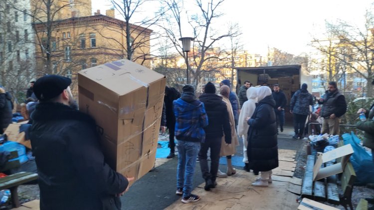 Berlin'de  Sivil İnsiyatifin Deprem Mağdurlarına Yardımları Devam Ediyor.