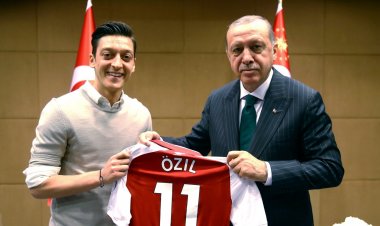 Mesut Özil’den Futbola Veda