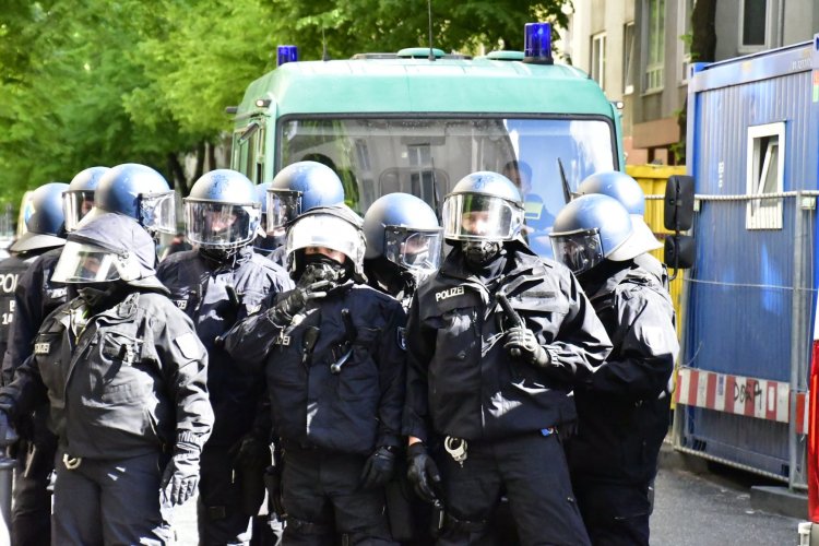 Hamburg 'da Silahlı Saldırıda Ölü ve Yaralılar Var.