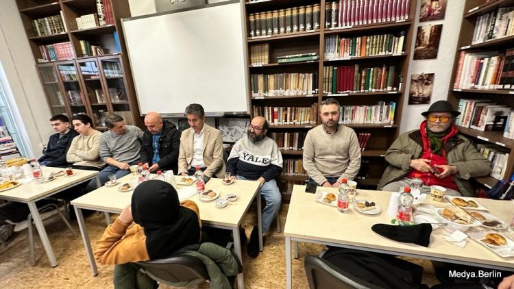 Berlin Eyalet Milletvekili Deprem Yardım Programında