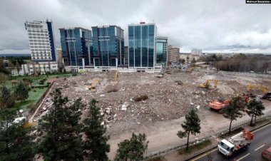 Diyarbakır’da Enkazdaki Değerli Eşyalar Sahiplerini Bekliyor