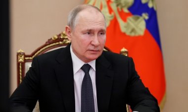 Çin Savunma Bakanı Moskova’da Putin’le Görüştü