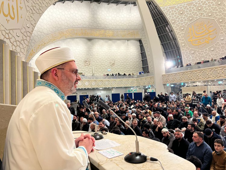 Köln DİTİB Merkez Camii’nde Kadir Gecesi Dualarla İdrak Edildi