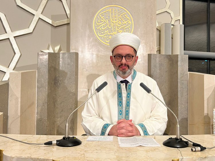 Köln DİTİB Merkez Camii’nde Kadir Gecesi Dualarla İdrak Edildi