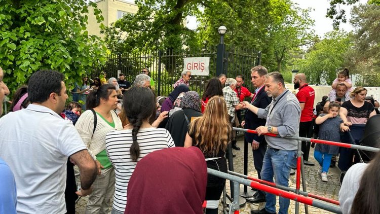 İkinci Tura Günler Kala  Berlin Sandığa Gitti