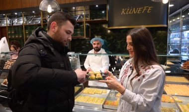Türk Baklavası Berlin'de Enfes Bir Lezzet