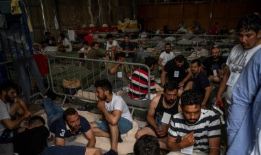 Yunanistan açıklarında batan göçmenleri taşıyan teknede can kaybı artıyor