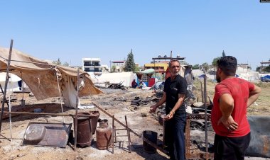Suriyeli depremzedelerin kaldığı çadır kentte yangın çıktı: 45 çadır kül oldu