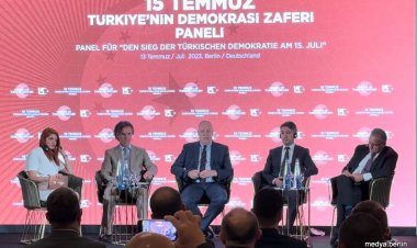 "15 Temmuz: Türkiye'nin Demokrasi Zaferi"