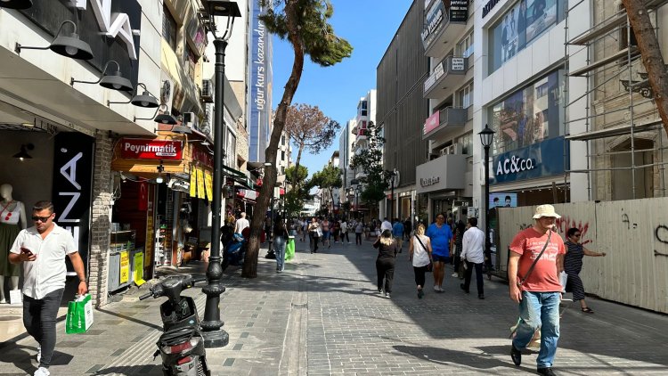 İzmir Kavurucu Sıcaklarla Mücadele Veriyor.