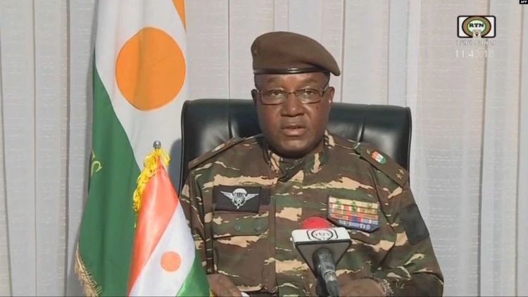 Nijer'de askeri konsey Taini'yi başkan ilan etti