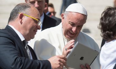 Papa'dan yapay zekanın potansiyel tehlikelerine karşı uyarı