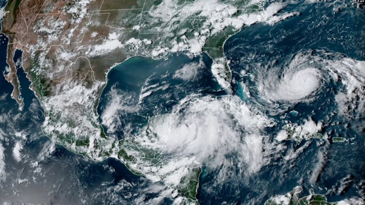 Idalia Kasırgası Florida eyaletinin Meksika Körfezi kıyısına doğru ilerlerken güçleniyor