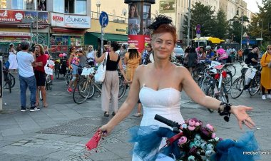 5'inci Süslü Kadınlar Bisiklet Turu-Berlin