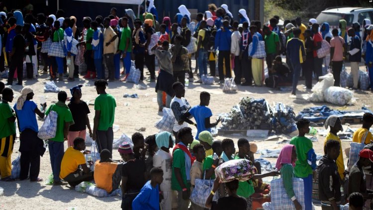 Lampedusa adasına göç dalgası AB’yi böldü