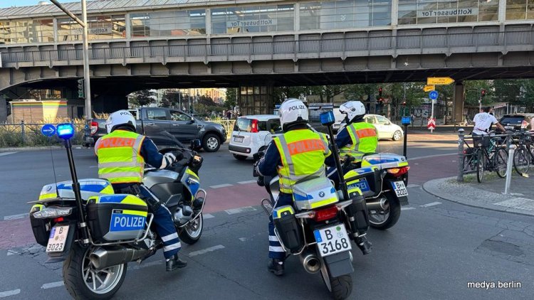 5'inci Süslü Kadınlar Bisiklet Turu-Berlin