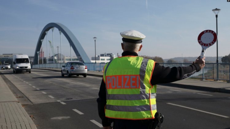 Almanya sığınmacılara karşı sınırlarda kontrol uygulaması başlatmayı planlıyor