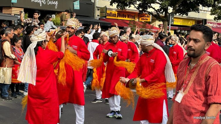 Hindu Sri Ganesha Töreni Berlin