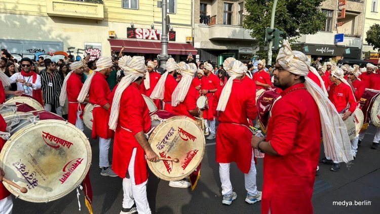 Hindu Sri Ganesha Töreni Berlin