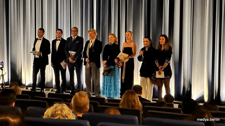 ''Her Şeye Rağmen'' Sinema Filminin Galası Berlin'de Yapıldı.
