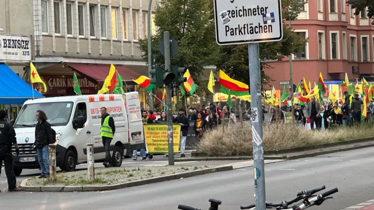 Polis Yasağına Rağmen Berlin'de Filistin Mitingi Yapıldı.