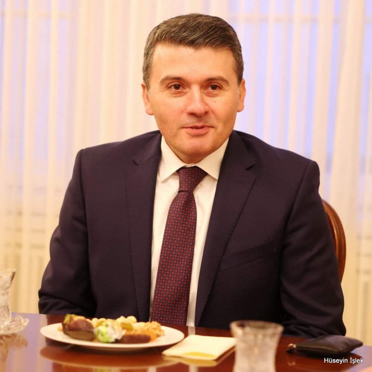 Büyükelçi Nasimi Aghayev, Gazetecileri Elçilikte Kabul Etti.