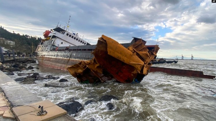 Türkiye'de fırtına 9 ölü bıraktı, kargo gemisi battı, 11 kayıp