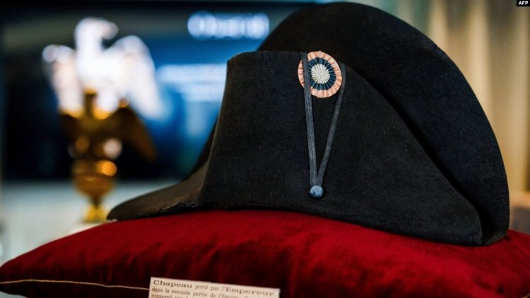 Napolyon'un Şapkası Fransa'daki Açık Artırmada Rekor Fiyata Satıldı