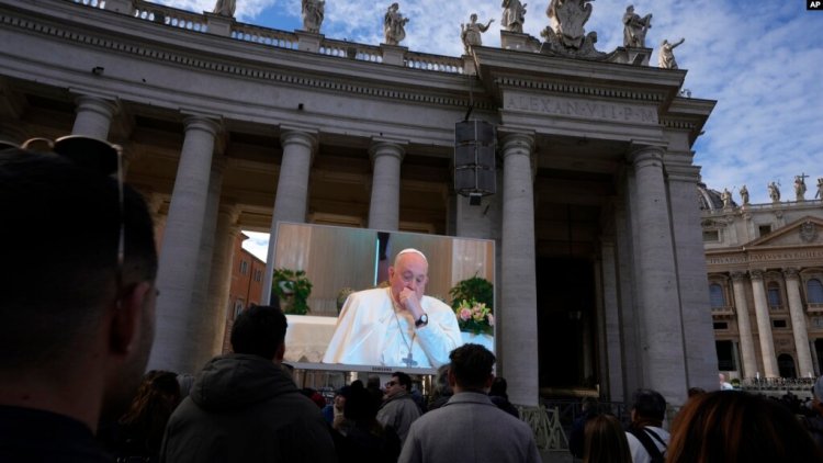 Papa Francis'in Akciğer Sorunu Nedeniyle İntravenöz Antibiyotik Aldığını, Randevuların Sınırlandırıldığını Açıkladı