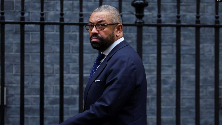 İngiltere İçişleri Bakanı eşinin içkisine tecavüz ilacı attığı şakasının ardından özür diledi