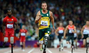 Kız arkadaşını öldüren eski paralimpik atlet Oscar Pistorius 11 yıl sonra şartlı tahliye edildi