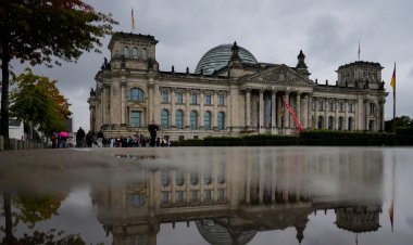 Almanya Meclisi üç yılda vatandaşlık yolunu açan yasaya onay verdi