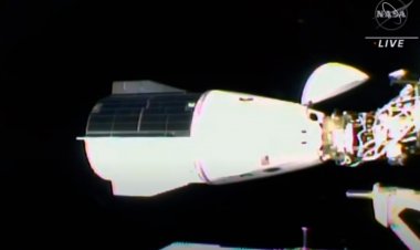 İlk Türk astronotu da taşıyan kapsül Uluslararası Uzay İstasyonu'na ulaştı