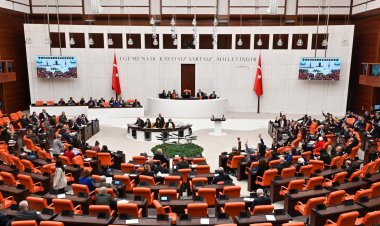 İsveç’in NATO üyeliğinin onaylanmasıyla ilgili olarak ABD’nin ıslak imzalı belgeyi görmek istediğine dair iddialar, Cumhurbaşkanlığı Dezenformasyonla Mücadele Merkezi tarafından yalanlandı