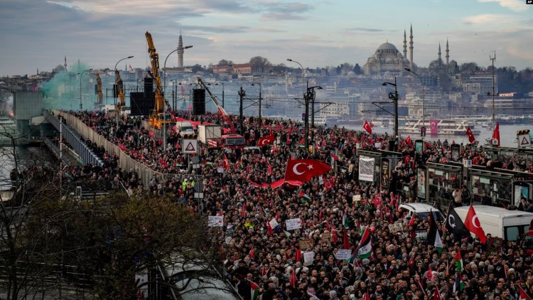 Yeni yılın ilk gününde İstanbul’un tarihi merkezinde İsrail protestosu