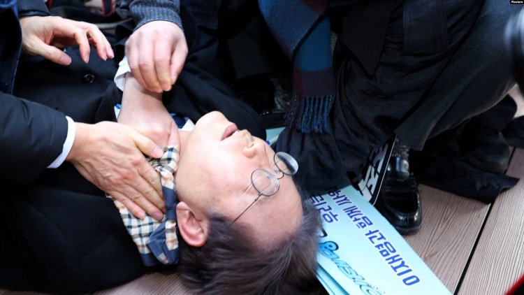 Güney Koreli muhalif lider boynundan bıçaklandı