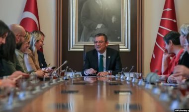 CHP Genel Başkanı Özel: “1 Nisan’ı bekleyenler, ama Erdoğan ama parti içindeki üç-beş hazımsız, avuçlarını yalar”