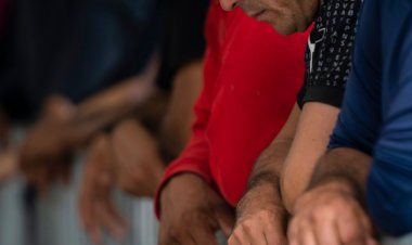 ABD’de yüzlerce sığınmacı sınır devriyesi tarafından otobüs durağına bırakıldı