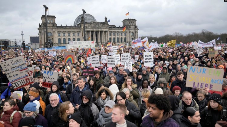 Almanya'da aşırı sağcı politikalara karşı protestolar sürüyor