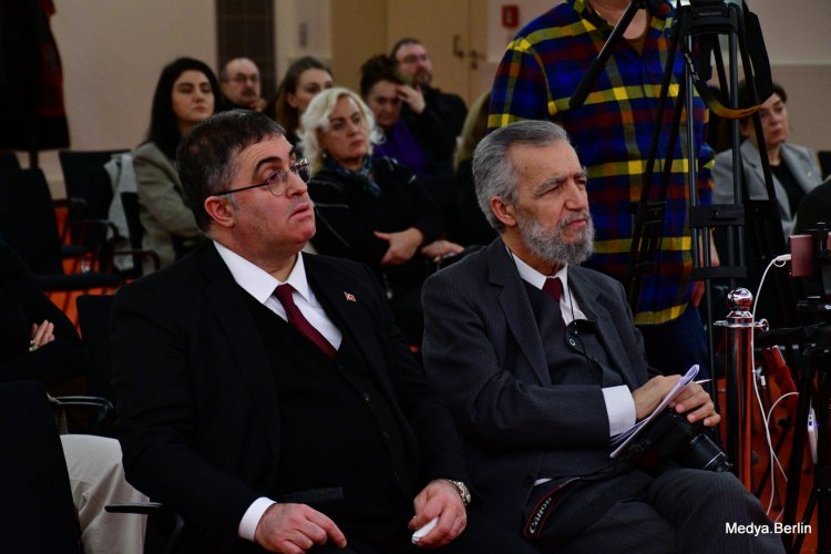 Prof. Dr. Ersan Şen Konferansı Berlin'de Gerçekleşti