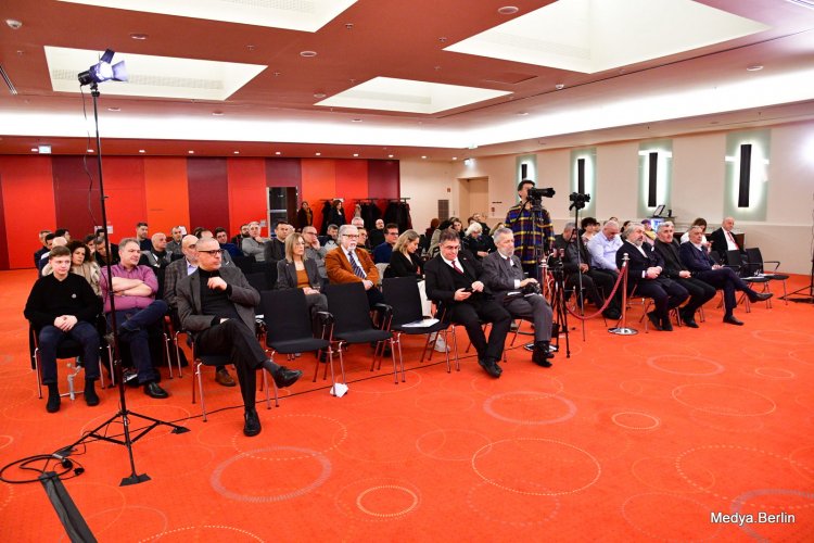 Prof. Dr. Ersan Şen Konferansı Berlin'de Gerçekleşti