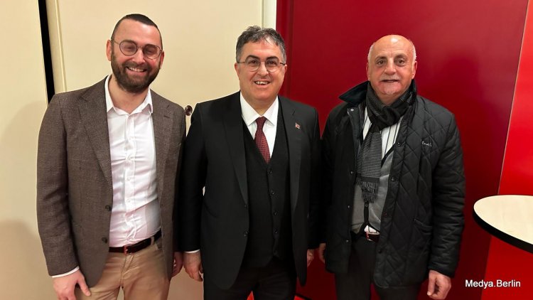 Prof. Dr. Ersan Şen Konferansı Berlin'de Gerçekleşti