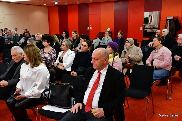 Prof. Dr. Ersan Şen Konferansı Berlin'de Gerçekleşti