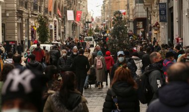 TÜİK'e göre Türkiye nüfusunun yüzde 49,9’unu kadınlar, yüzde 50,1’ini erkekler oluşturuyor