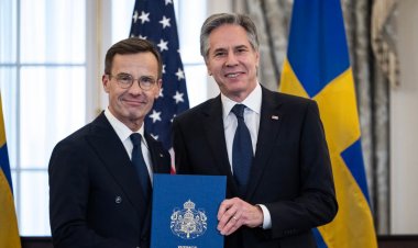 İsveç resmen NATO üyesi: Başbakan Kristersson katılım belgesini Washington’da Dışişleri Bakanı Blinken’a sundu