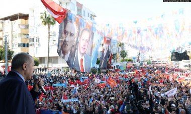 Yerel seçim mitinglerini Mersin’de sürdüren Erdoğan muhalefeti eleştirdi: “Güzel Mersinimiz’i artık bunlara teslim edemeyiz”